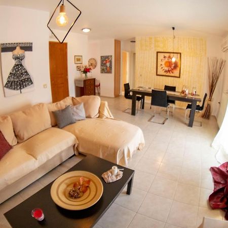 A Quiet Apartment Close To The Sea Гувес Екстер'єр фото