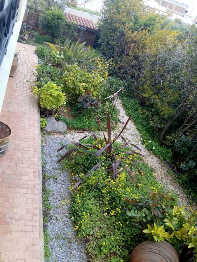 A Quiet Apartment Close To The Sea Гувес Екстер'єр фото